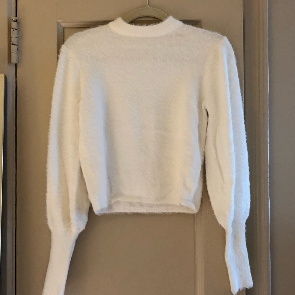 Zara cropped puff sleeve fuzzy sweater XS